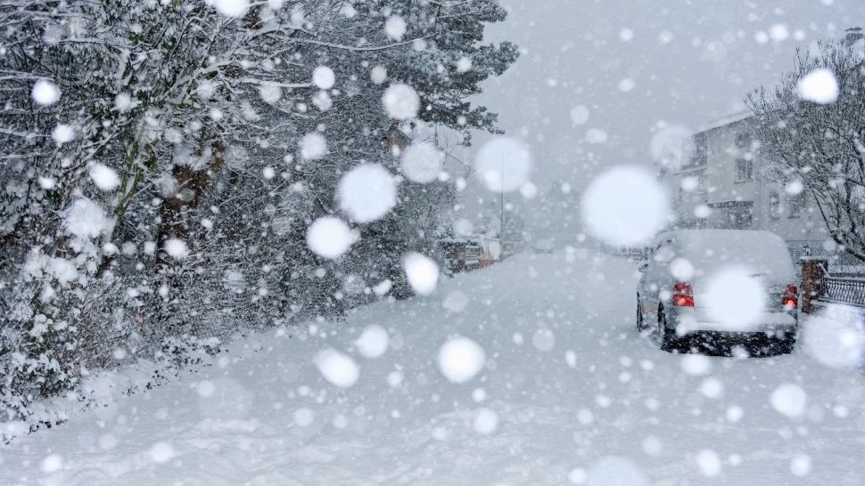Vremea se schimbă radical! Ninsori, frig și precipitații mixte în toată țara: la munte, stratul de zăpadă va depăși 15 cm