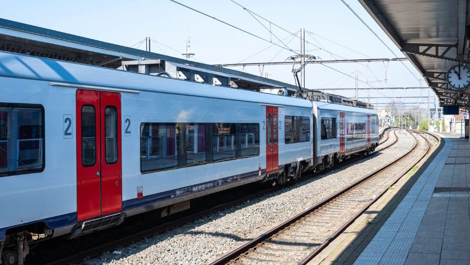 Haos în transportul și serviciile publice din Belgia: încep trei zile de grevă națională. Școlile și spitalele, afectate