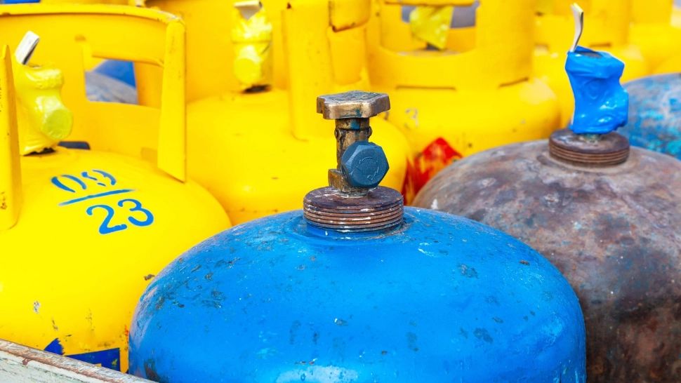 O persoană rănită, după explozia unei butelii în municipiul Râmnicu Vâlcea: deflagraţia, urmată de un incendiu