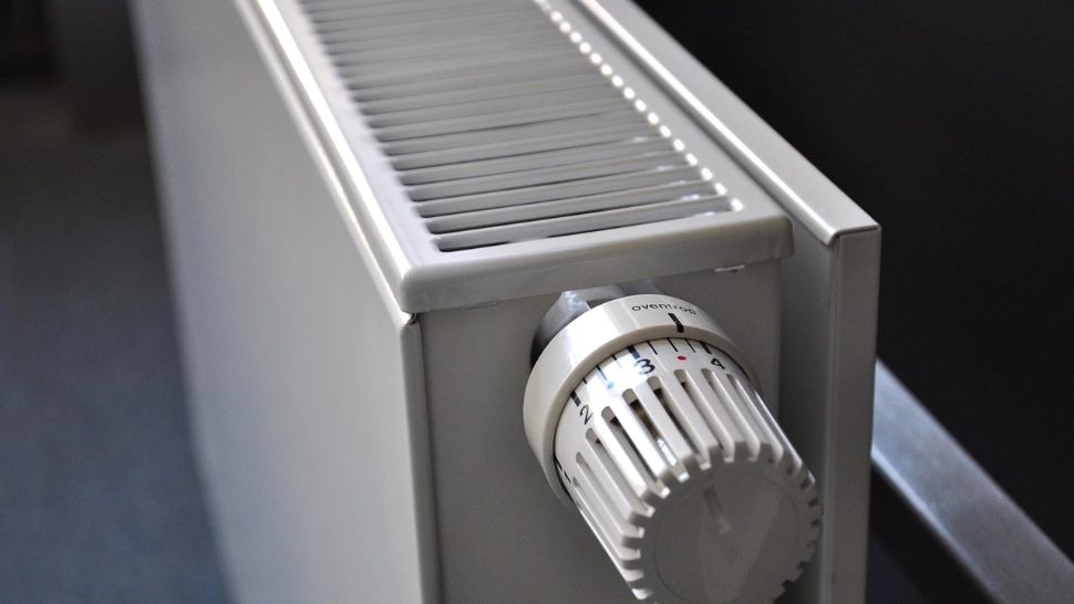 Cât ar trebui să fie, de fapt, temperatura din casă iarna? Specialiștii indică nivelul optim pentru confort și economie