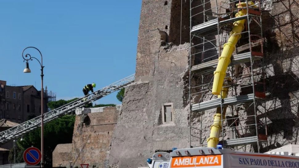 Momente de panică în centrul Romei. Turnul Conti s-a prăbușit parțial 