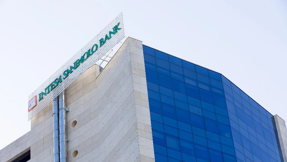 Intesa Sanpaolo Bank România, mesaj adresat clienților transferați de la First Bank