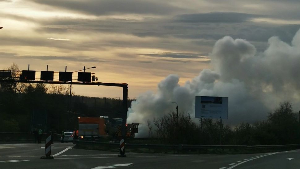 Trafic restricționat pe Autostrada Soarelului, după ce un TIR a luat foc la Fetești - FOTO/VIDEO