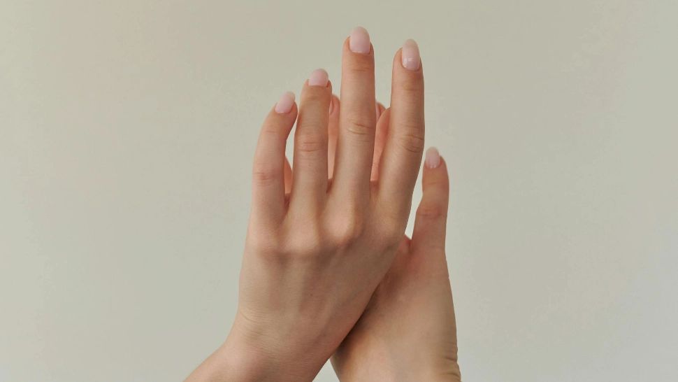 Ce spune starea sau aspectul unghiilor despre sănătatea ta? Anumite afecțiuni pot fi citite pe unghii