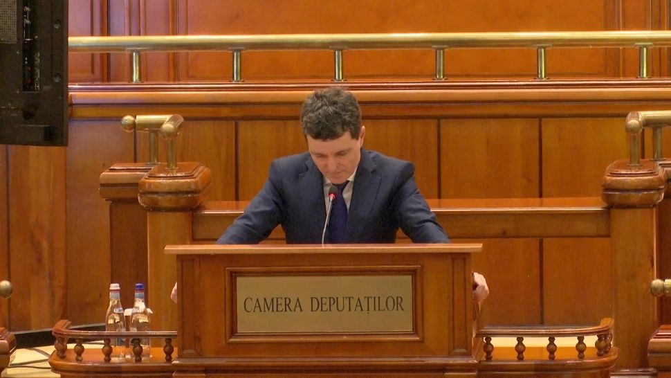 Manipulare grosolană a presei aservite sistemului nicușorist. Președintele „echidistant” s-a oprit să râdă de parlamentarii opoziției – VIDEO