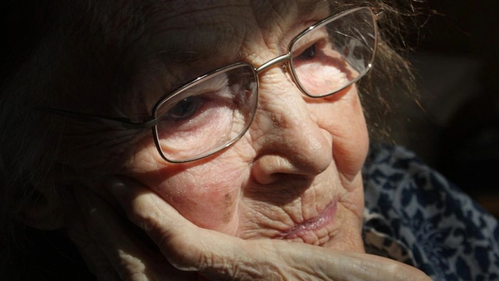 Bolojan îngheață pensiile. Europa le crește și dă și la Apărare