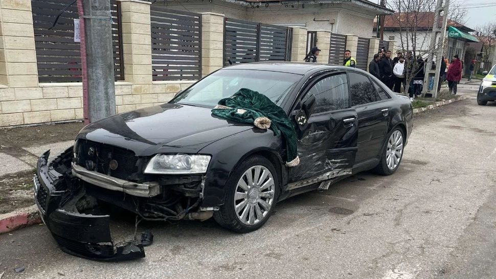 Bătaie în stradă, între două familii. 16 persoane implicate și un bărbat, grav rănit