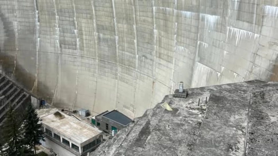 Imagini cu scurgeri în Barajul Vidraru au stârnit panică. Apele Române: Nu există avarie! - FOTO/VIDEO