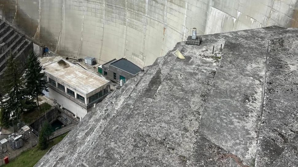 Hidroelectrica repornește agregatele de la barajul Paltinu. Localnicii din anumite zone ar putea avea probleme cu debitul