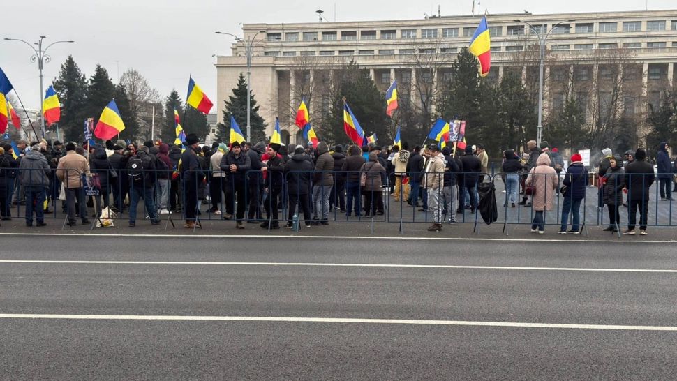 Protest al fermierilor, în Piața Victoriei. Anca Alexandrescu, prezentă la manifestație: "Singura putere este la popor"- LIVE TEXT & VIDEO