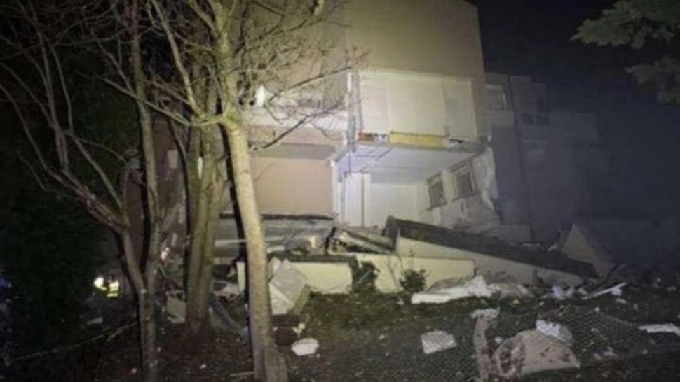 Doi copii morți, mai mulți răniți și persoane prinse sub dărâmături, după o explozie de gaze într-un bloc din Franța – VIDEO