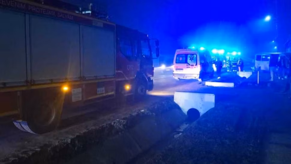 Plan Roșu de Intervenție în județul Sibiu. Accident rutier în care sunt implicate 10 persoane, între care şapte minori