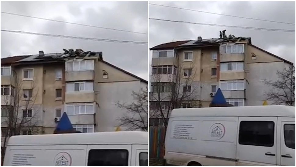  Rafale de uragan în Iași. Acoperișul unui bloc a fost luat de vânt 