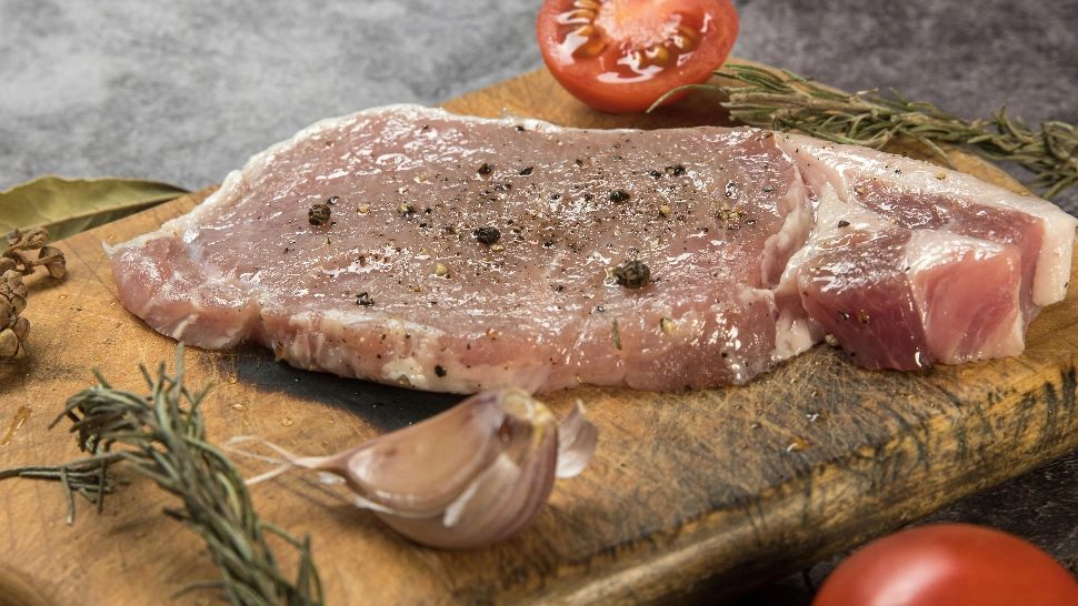 Ce trebuie să faci cu carnea pentru a se frăgezi și a avea un gust aparte. Trucul pe care trebuie să-l cunoască toate gospodinele