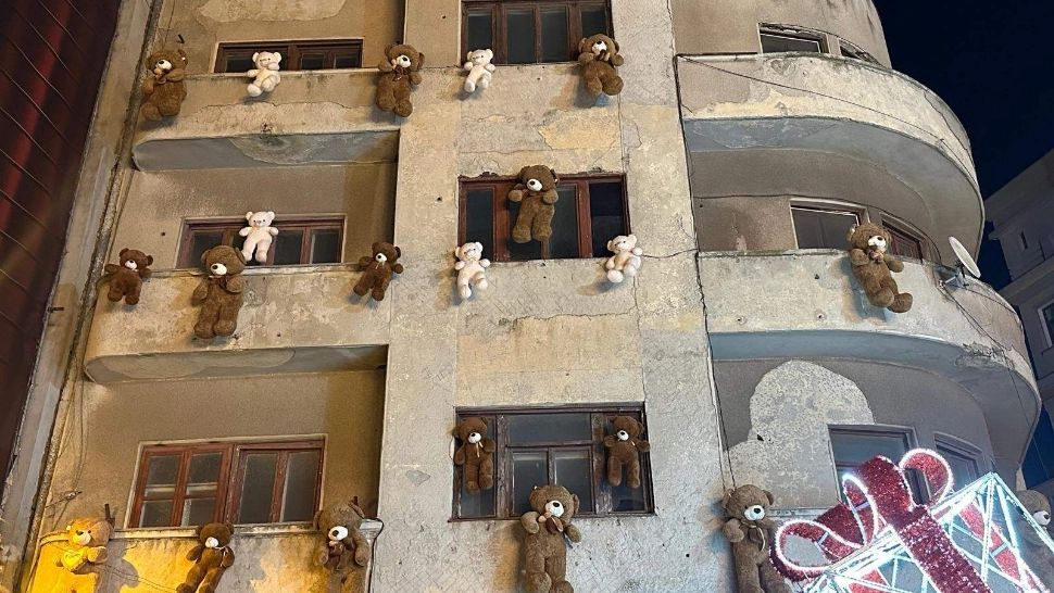 Târgul de Crăciun din Constanța stârnește controverse: decorațiunile au lăsat publicul fără cuvinte