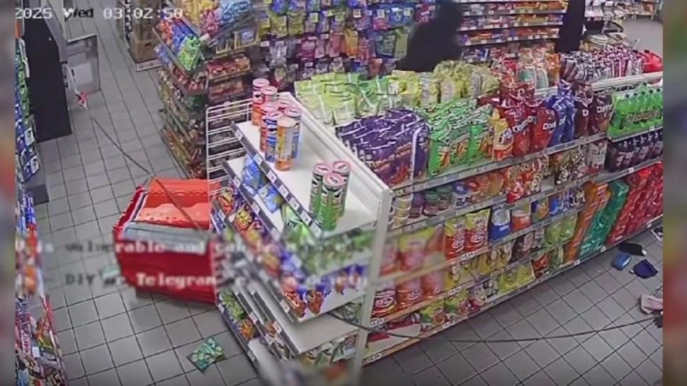 Jaf de tot râsul! Au pierdut bancomatul pe drum