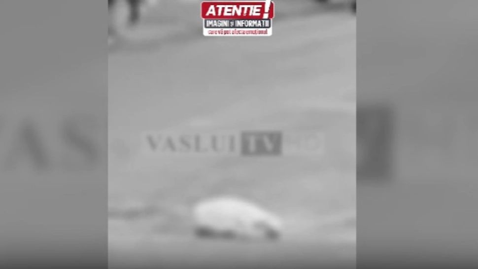 Imagini șocante: bătrân spulberat pe trecere de o mașină
