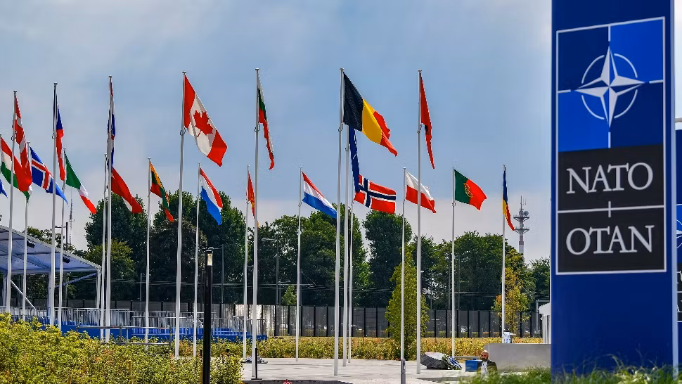 Referendum pentru ieșirea din NATO. Care este prima țară europeană unde se propune acest demers