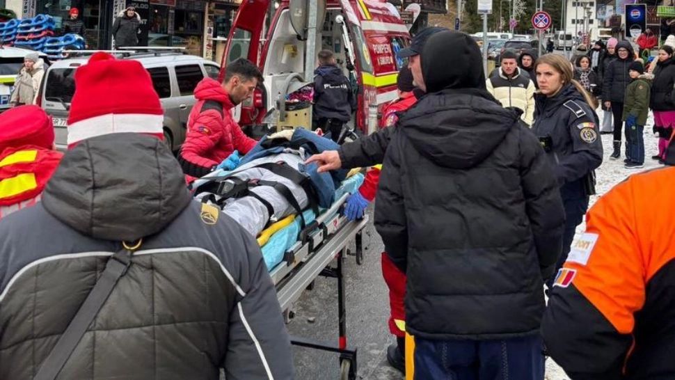 Femeie leșinată pe pârtie la Predeal, lovită violent de o altă sanie în ziua de Crăciun