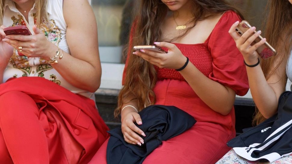 Din ce în ce mai multe femei își scot coastele pentru o talie de viespe. O tânără povestește experiența dureroasă