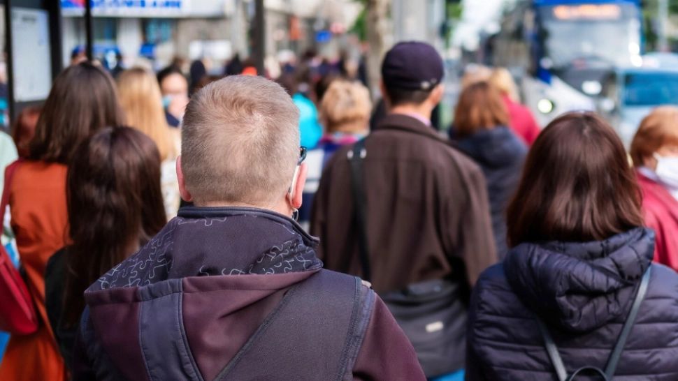 Populația UE va scădea cu 53 de milioane până în 2100: avertismentul Eurostat