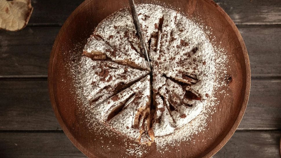 Prăjitură răsturnată cu mere caramelizate. Rețeta unui desert de iarnă