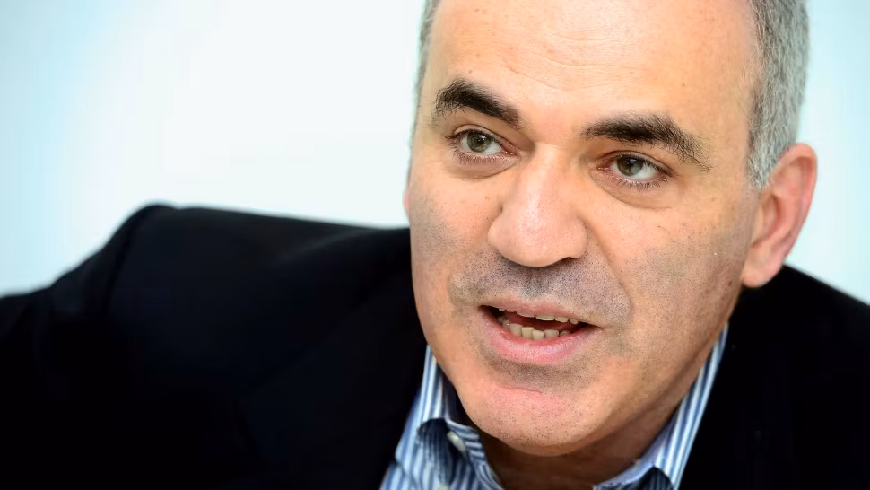 Instanță rusă dispune arestarea în lipsă a lui Gari Kasparov. Acuzațiile aduse celebrului șahist