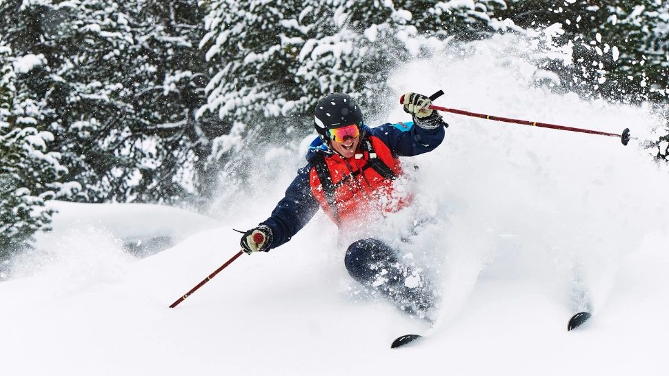 Sezonul de schi începe în Poiana Brașov! Pârtiile din Postăvaru se deschid pe 2 ianuarie 