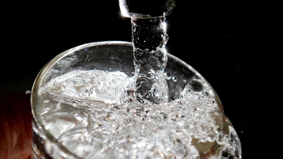 Criza apei din Prahova și Dâmbovița. Apă potabilă din rezervele de stat pentru localitățile rămase fără alimentare: anunțul IGSU