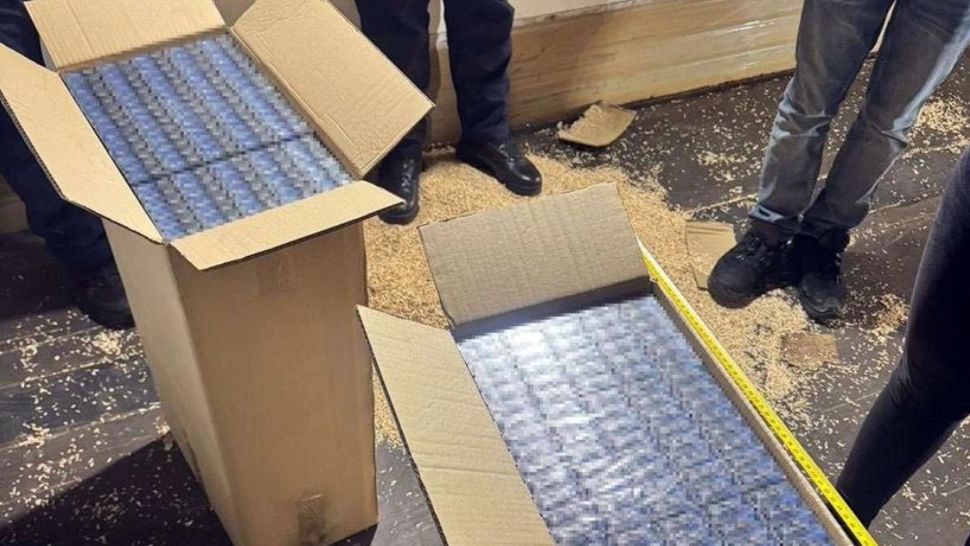 Captură uriașă în apropiere de Vama Nădlac. Ţigări în valoare de 6,7 milioane de lei, descoperite într-un camion 