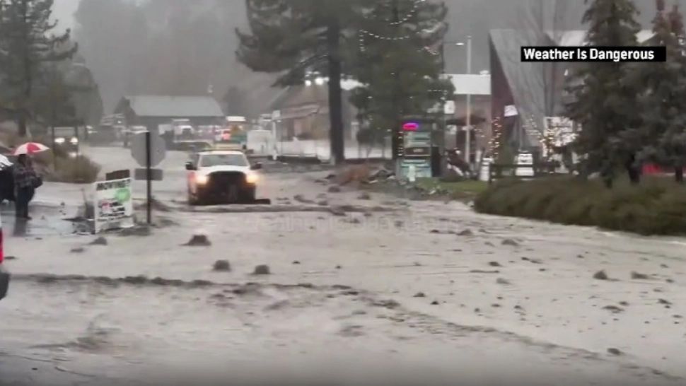 Furtuni extrem de puternice. Trei oameni morți în California