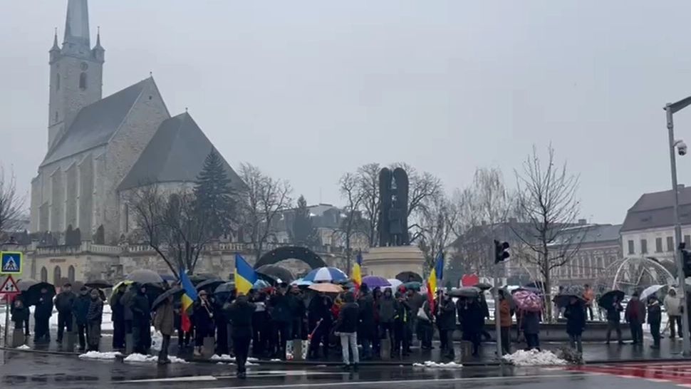 ULTIMA ORĂ! Proteste în Dej față de austeritatea Guvernului Bolojan: taxele mărite i-au scos pe oameni în stradă FOTO&VIDEO