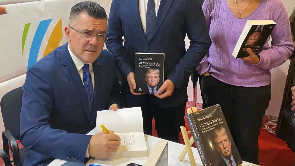 Lansarea cărții lui Dan Dungaciu despre Donald Trump, fără... carte. Volumele au rămas blocate în vamă: „Nici Trump nu a reușit să treacă Prutul”