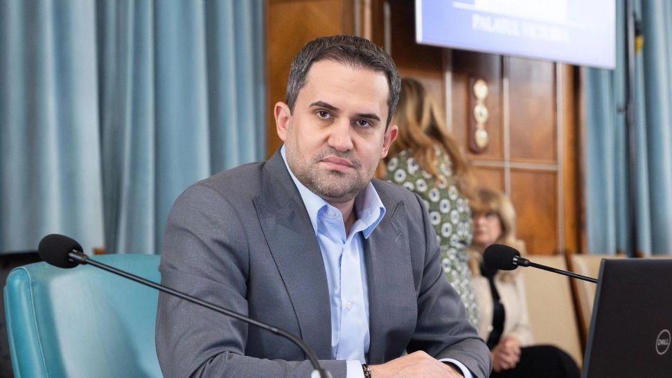 Ministrul Transporturilor pune piciorul în prag. Mesaj clar pentru Bolojan: „Economia nu se repară prin biruri. Pachetul de relansare al PSD nu este negociabil!”