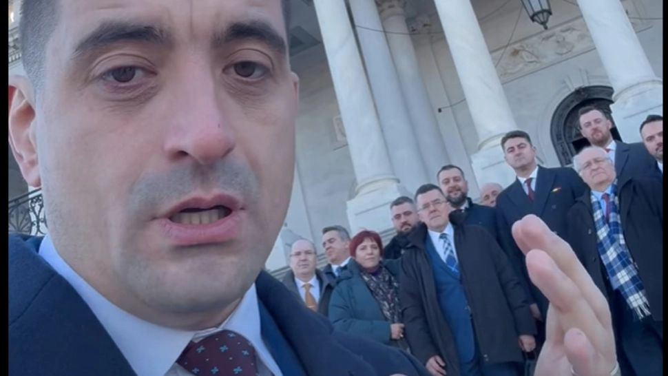 George Simion, mesaj de forță din fața Capitoliului SUA: „România trebuie să fie la masă, nu în meniu” VIDEO