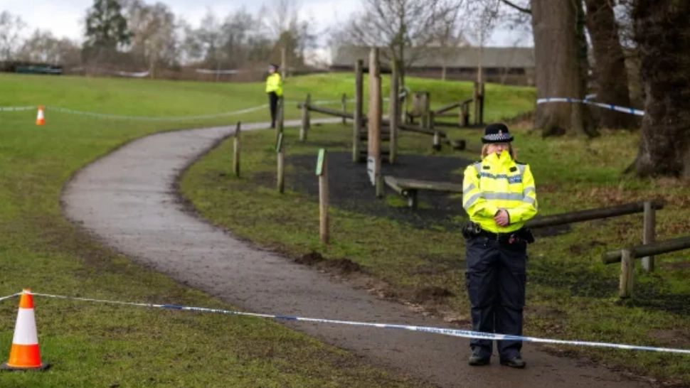 Asemănare sinistră între o crimă din Timiș și una din Anglia, comise la câteva zile diferență. Doi adolescenți de 15 ani au fost uciși de alți tineri