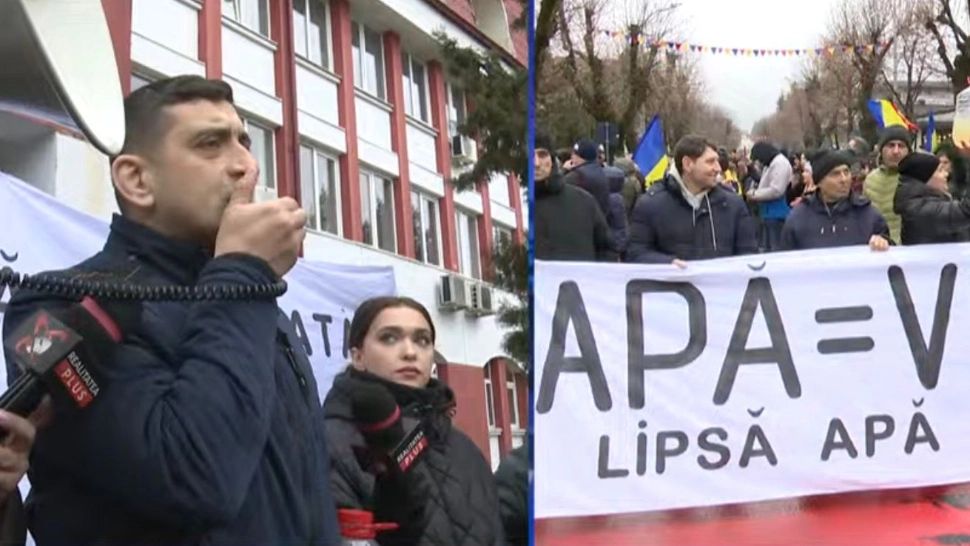 George Simion este în centrul românilor la Curtea de Argeș în sprijinul celor care nu au apă potabilă: Bolojan o ține în brațe pe Buzoianu, să răspundă el - LIVE TEXT