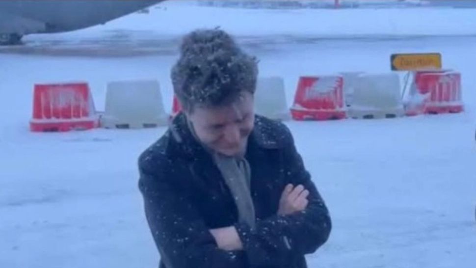 Cod PORTOCALIU la Paris, transportul în comun paralizat, aproape 150 de curse aeriene, anulate. Nicușor Dan, blocat pe aeroport - LIVE TEXT