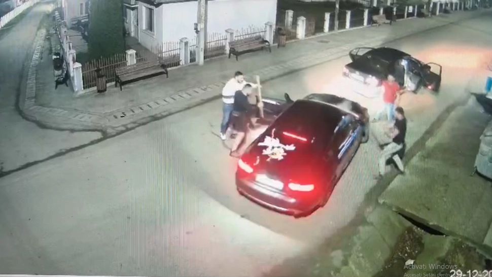 Violență extremă la Botoșani. Un șofer a fost atacat cu bâtele în trafic de patru bărbați. Agresorii sunt frați