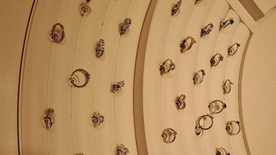 Controale ANPC în sectorul bijuteriilor: zeci de comercianți sancționați pentru practici ilegale