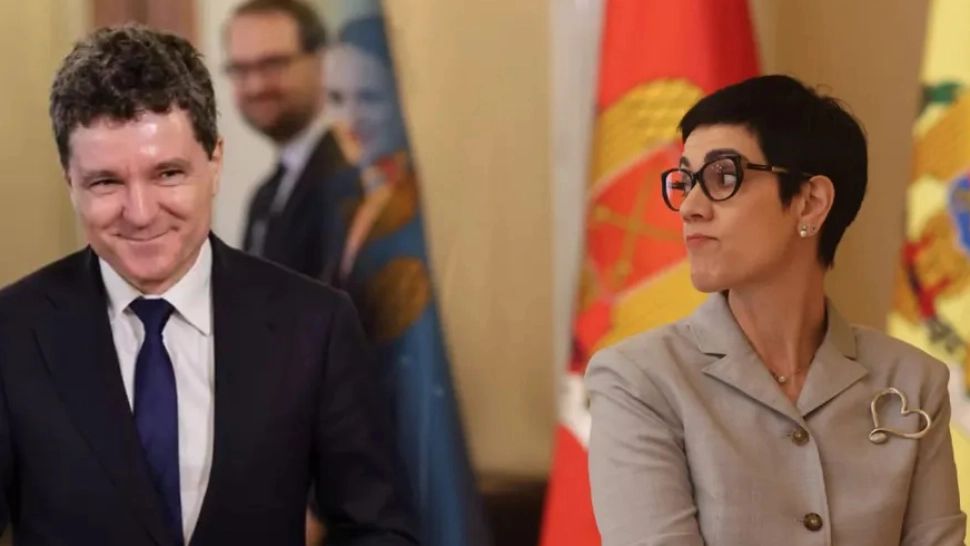 Șefa protocolului de la Cotroceni, sfidare totală la adresa românilor sărmani. În ce ipostaze s-a pozat prin Paris: „Viața în roz” -VIDEO