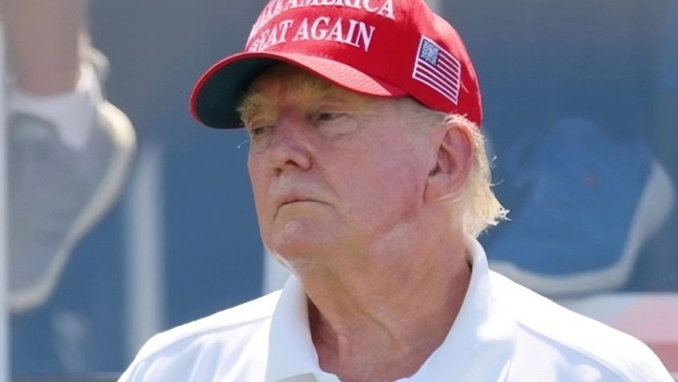 Donald Trump, supărat că fotografii îl fac să pară „puțin gras”. Replica virală a democraților a strâns milioane de vizualizări: „Nu e vina lor”