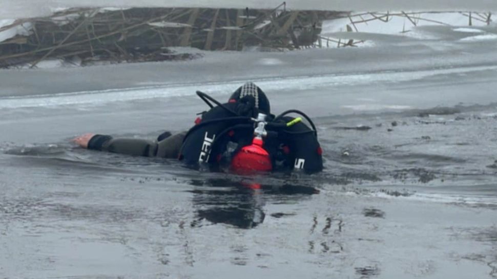 ALERTĂ la Gherla: copil căzut în râul Someș, căutat de pompieri și scafandri