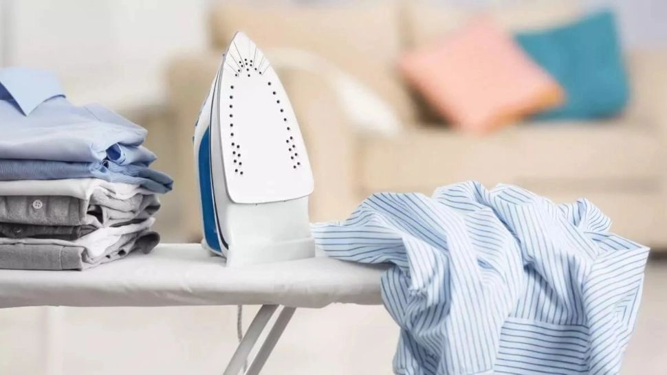 Amestecul minune care îndepărtează calcarul de pe fierul de călcat. Va arăta ca nou 