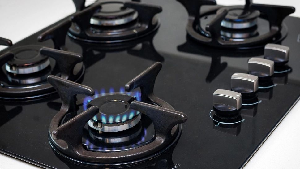 Vești proaste pentru români! Prețul la gaze ar putea crește cu 15% față de 2025. Alimentele s-ar putea scumpi din nou