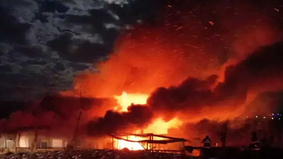 O greșeală banală i-a lăsat fără casă în miezul iernii. Un incendiu le-a distrus munca de-o viață, în Botoșani