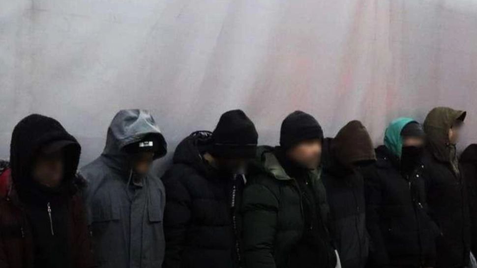 11 migranți din Maroc, descoperiți ascunși într-o dubă în PTF Calafat, printr-o metodă inedită