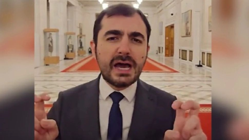 Ipocrizia reziștilor: USR îl atacă pe Bolojan pentru noile taxe