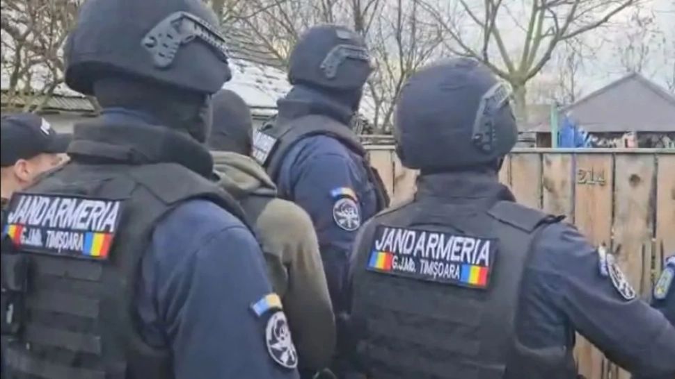 Percheziții DIICOT în Cenei, după înmormântarea lui Mario Berinde. Adolescenții implicați au recunoscut că se drogau
