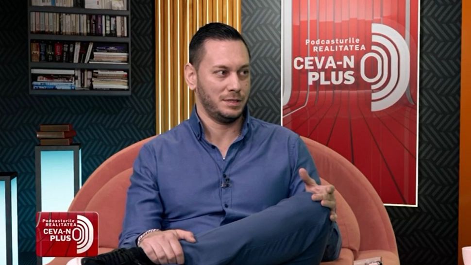 Podcasturile REALITATEA - Ceva-n PLUS. Răzvan Lucian: „Oamenii postează ce vor ei să vezi tu, nu neapărat și adevărul”